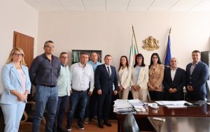 AI unicorn 01.AI на Kaifu Lee се преструктурира, за да се съсредоточи върху редактирането на видео с AI и нови начинания · TechNode