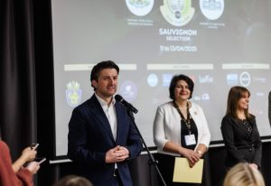 Лом възражда киното с иновативен проект за мобилно кино