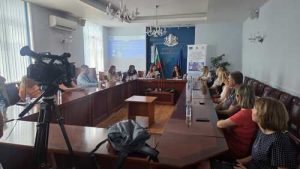 Министерството на здравеопазването отчете постигнатите резултати по проект „Подкрепа за структурите на извънболнична медицинска помощ и центровете за трансфузионна хематология за справяне с кризи“ • МЗ