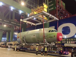 Китайски астронавти се връщат с новия космически кораб