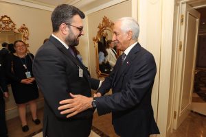 DeepSeek ускорява стартирането на AI модел от следващо поколение на фона на натиска на AI в Китай · TechNode